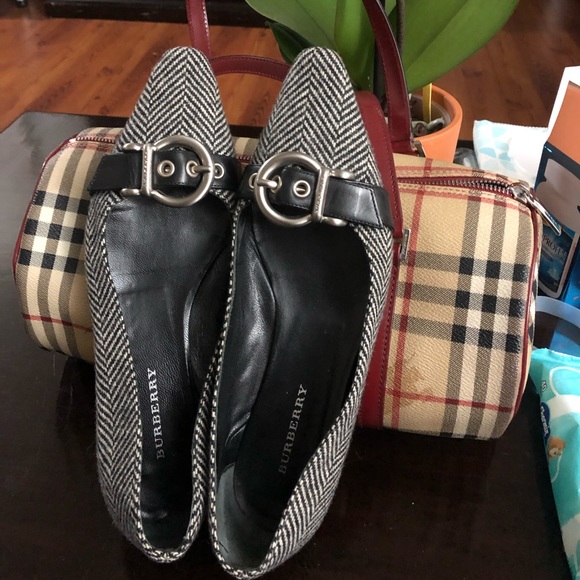 Clearance SALE! Burberry signature buckle. - Picture 10 of 12